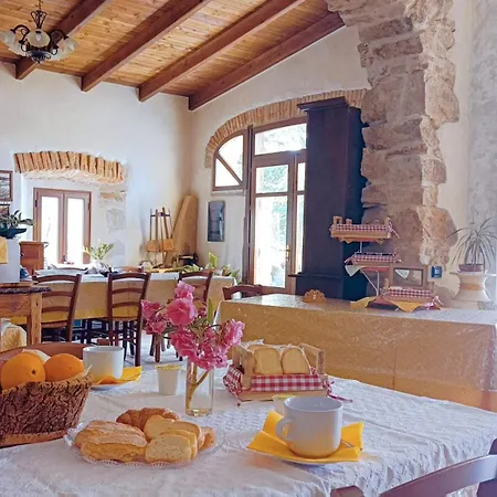 Gragonti, Costa Farm stay